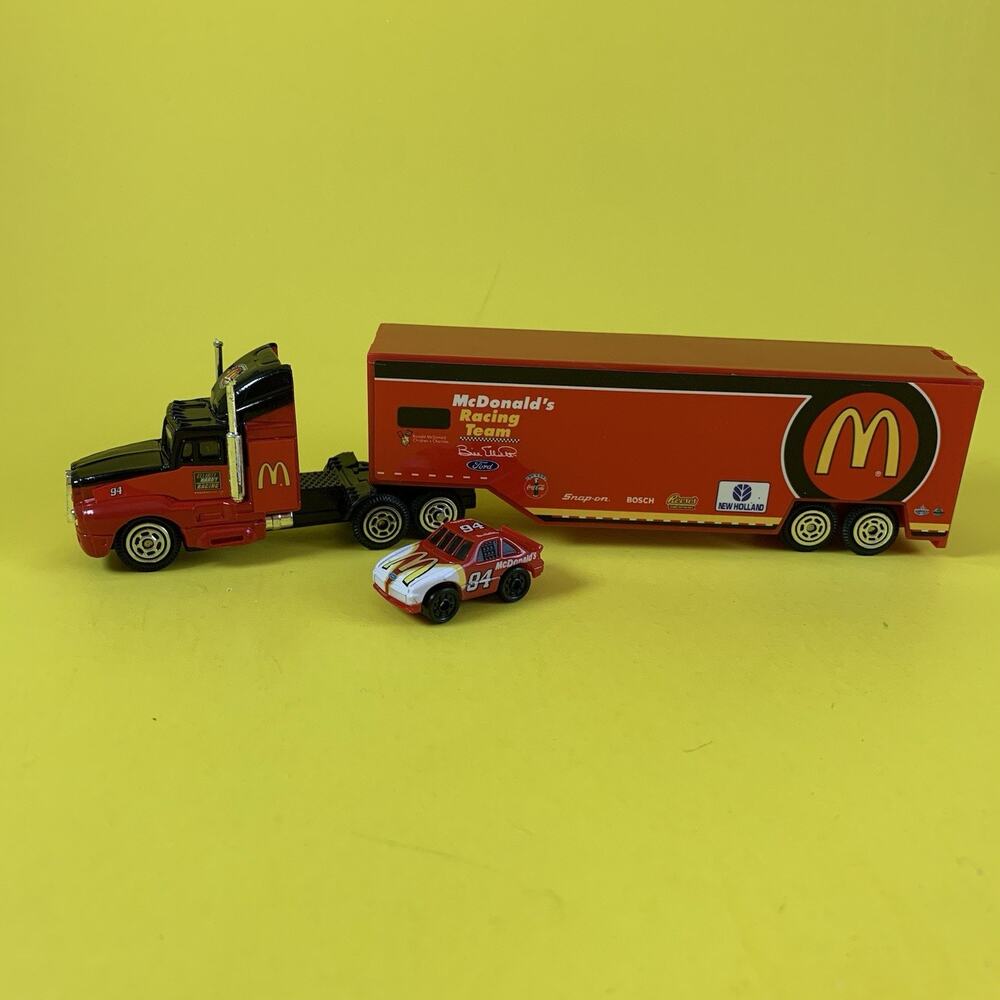 VINTAGE RACING CHAMPIONS McDonald’s TRANSPORTER & MINIATURE MICRO RACE CAR LOT